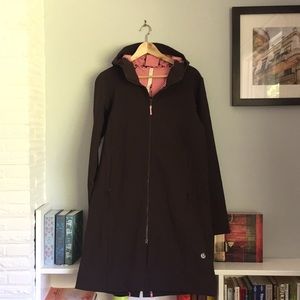Lululemon size 8 Water resistant jacket